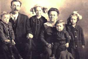 Click for larger photo of the Paulsrud family